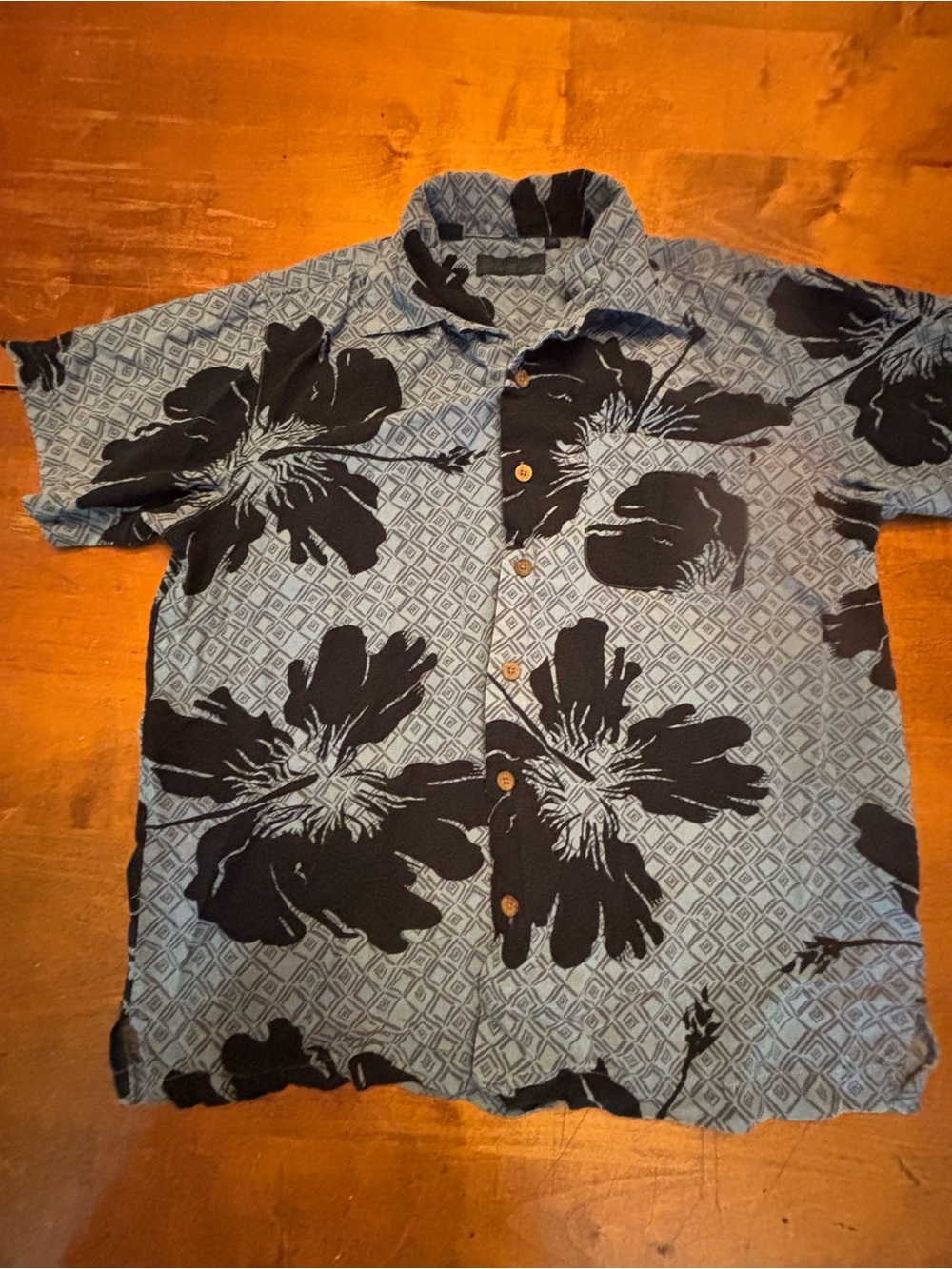 Men's Blue and Black Floral Short-Sleeve Shirt
